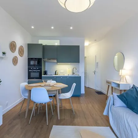 2-bedroom With Balcony Near Hippodrome * דוביל