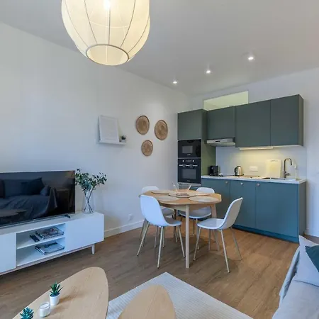 2-bedroom With Balcony Near Hippodrome Apartment Deauville